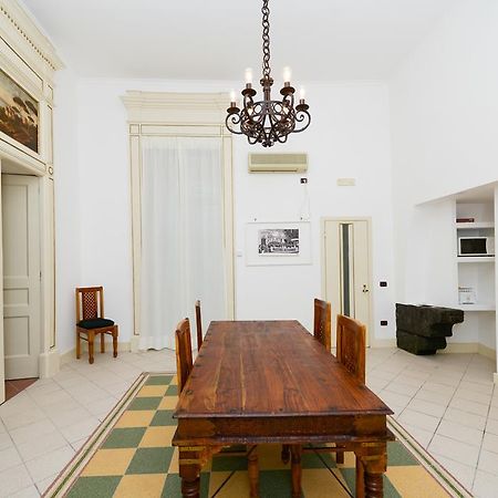 Апартаменти Residenza Santa Chiara Неаполь Екстер'єр фото