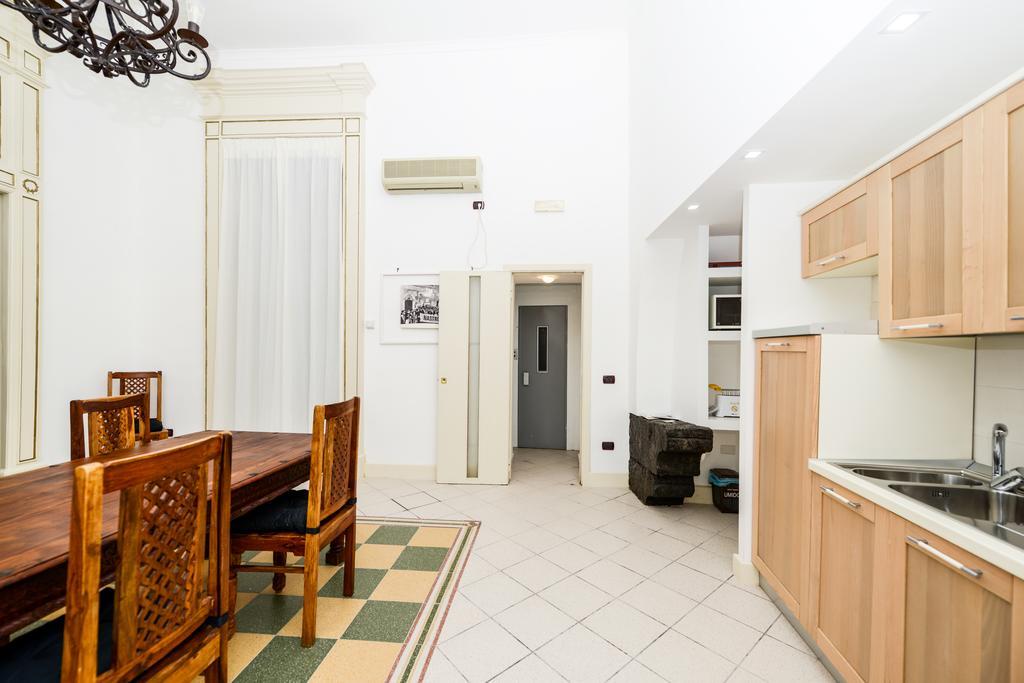 Апартаменти Residenza Santa Chiara Неаполь Екстер'єр фото